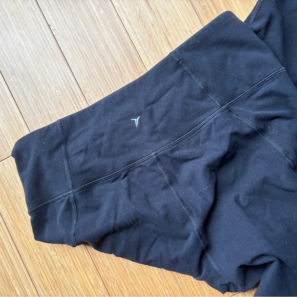 Old Navy mid rise bootcut yoga pants - Picture 3 of 6